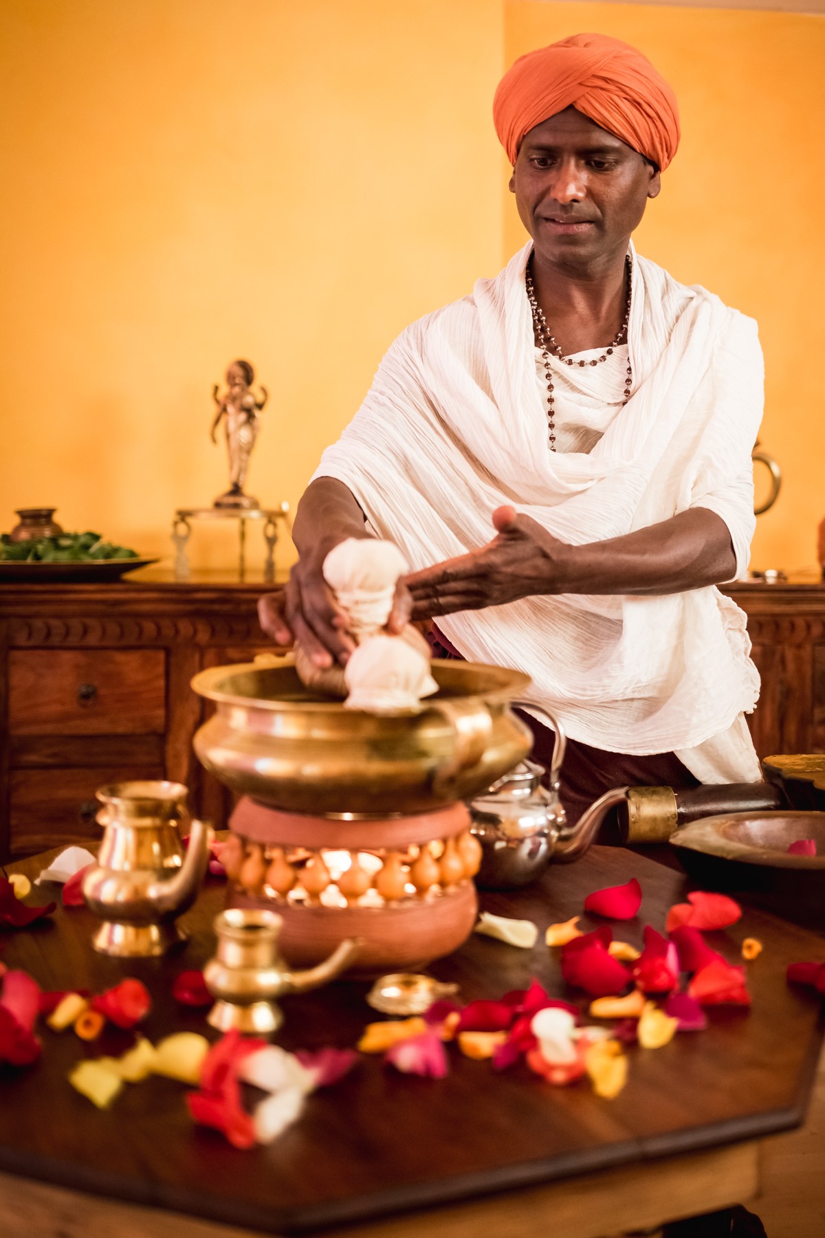 GabiPottPhotographie_A1A71621 Ayurvedische Kräuterstempelmassage