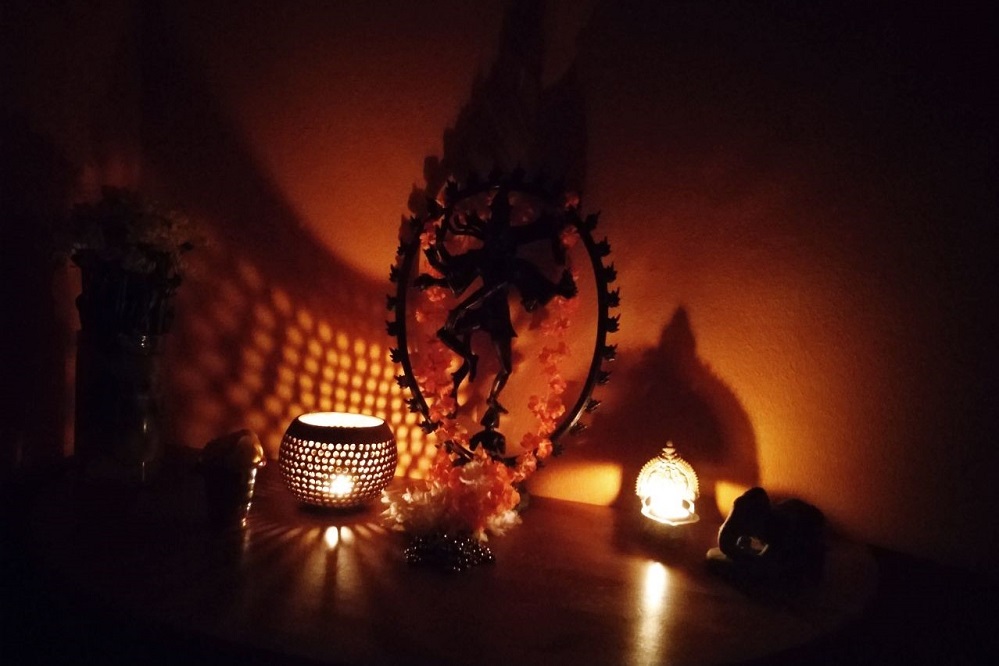 Theneer_gro Nasendusche als ayurvedische Anwendung